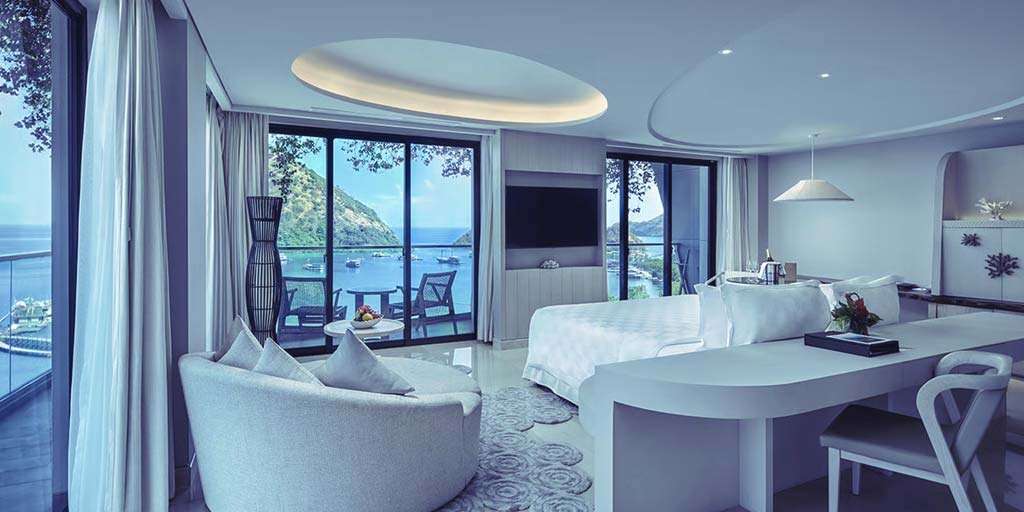  Ocean View Suite Slide 2