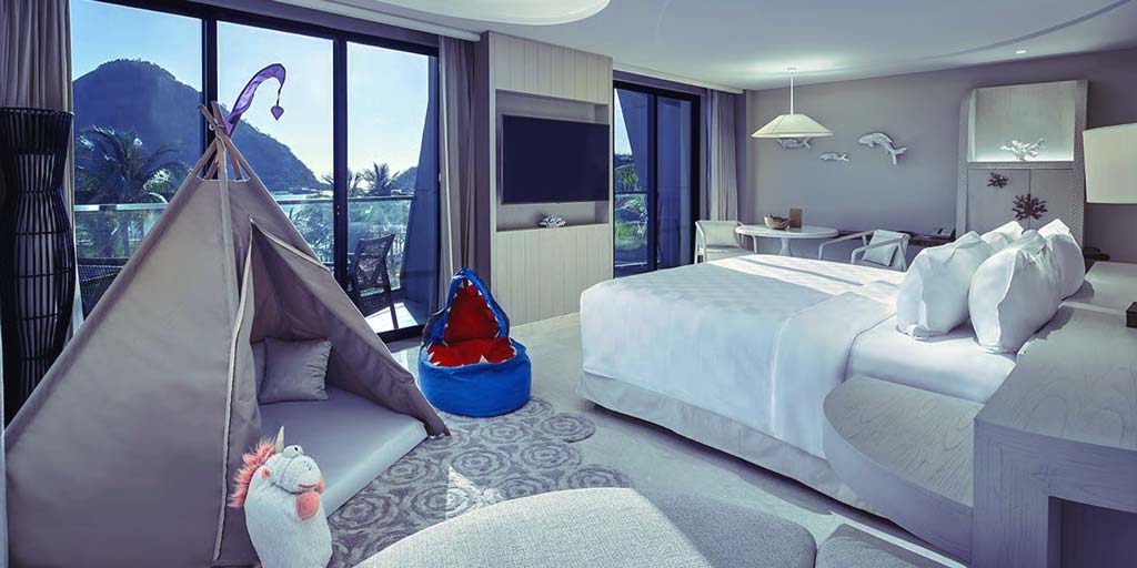 Ocean View Suite Slide 3