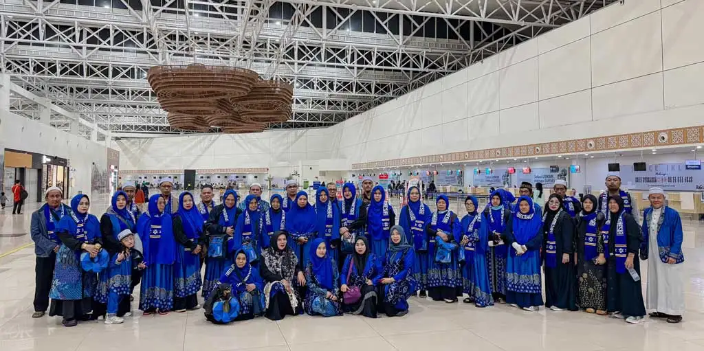 Paket umroh reguler Surabaya maulid darmawisata indonesia