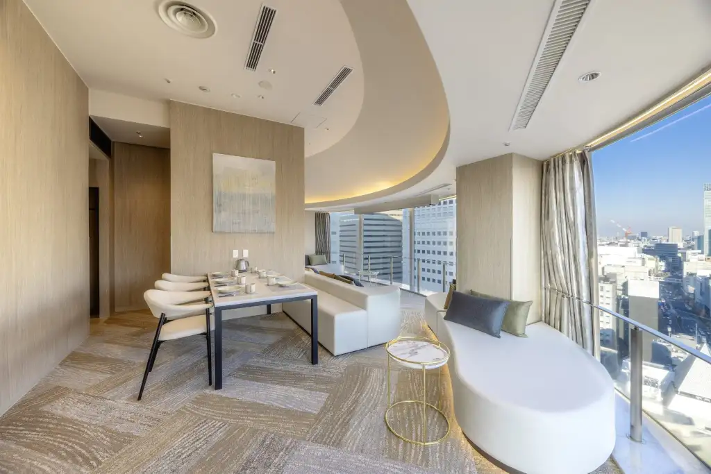 Sky Residence Room Apartment Hotel Shinjuku Washington akomodasi premium dekat area start Marathon Tokyo 2026, ideal untuk relaksasi dan fokus sebelum lomba.