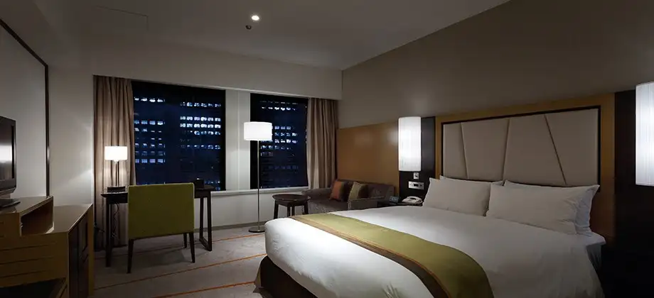 Suite Room Keio Plaza Hotel Tokyo akomodasi premium dekat area start superior room, ideal untuk relaksasi dan fokus sebelum lomba.