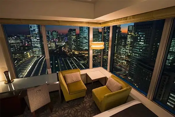 Premium Corner King Hotel Metropolitan Tokyo Marunouchi lokasi strategis dekat finish line Tokyo Marathon di Marunouchi, nyaman untuk peserta setelah menyelesaikan 42.195 km.