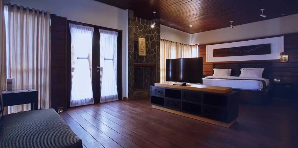 Suite Room Fireplace