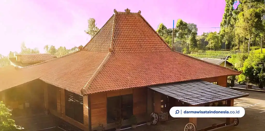 Bawangan Bromo Hotel & Resto Keharmonisan Alam dengan Arsitektur Kayu Artistik