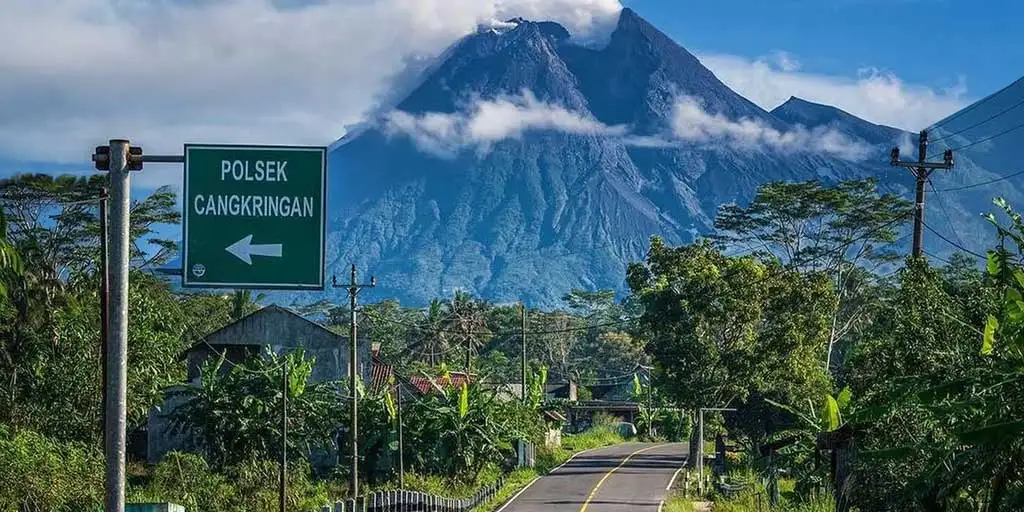 Jalan Kaliurang tiket pesawat yogyakarta