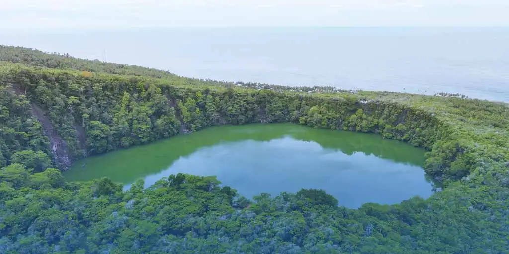 Destinasi Populer Ternate Danau Tolire 