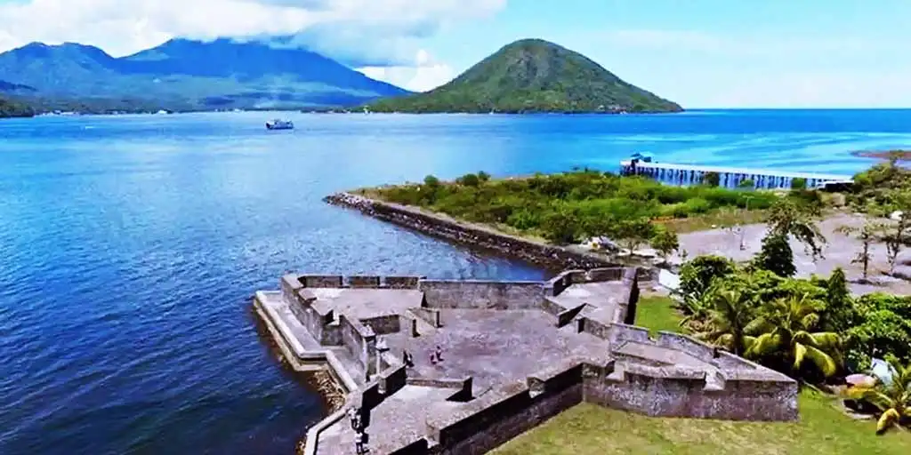 Destinasi Populer Ternate Benteng Kalamata