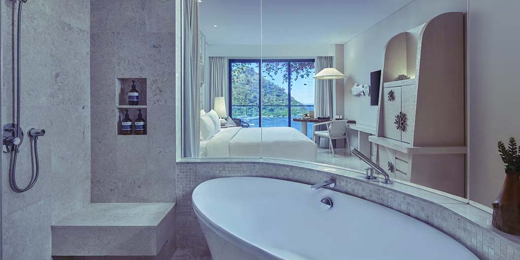 Deluxe Ocean View Room Slide 2