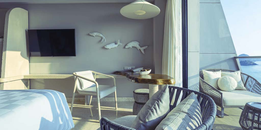 Deluxe Ocean View Room Slide 4